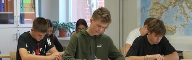 В Силламяэской гимназии экзамен по эстонскому как второму языку сдавали 73 ученика