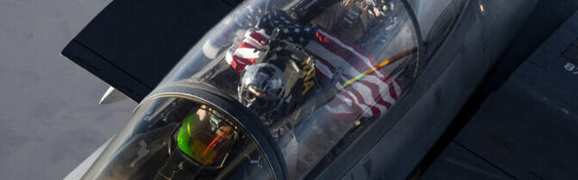 США спасли пилота сбитого в Иране военного самолета