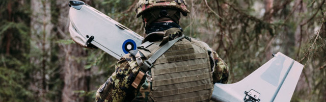 Фото и видео: военнослужащие  учатся летать на дронах-разведчиках