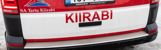 В столкновении легковушки и грузовика пострадали оба водителя