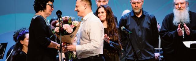 В Нарве состоялся праздничный концерт в честь Дня Независимости и объявлен победитель конкурса „Дело года Нарвы 2025“