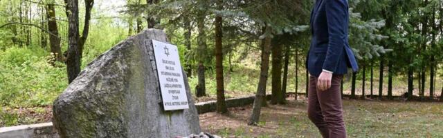 Посетивший место убийства евреев Будрис: нужно делать все, чтобы это не повторилось