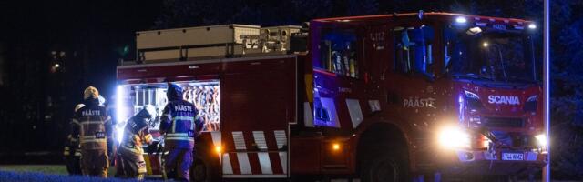 Открытое пламя в жилом доме в Тарту — двое в больнице