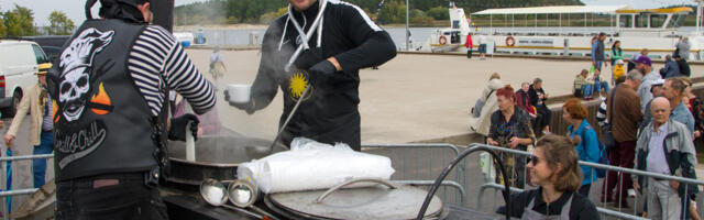 800 порций за два часа с небольшим: Фестиваль миноги в Нарва-Йыэсуу и его новый рекорд