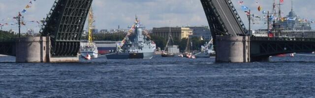 Россия впервые отменила военно-морской парад по соображениям безопасности