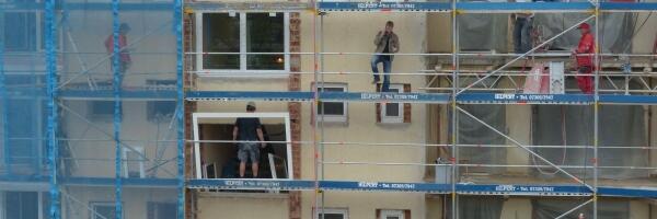 О чем пишет пресса: новые идеи по реновации, на повышение пенсий нужны миллионы