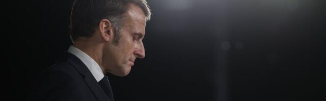 Правда ли, что Макрону тайно удалили яичко после падения с гидроцикла?