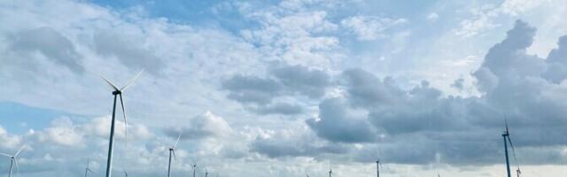 Отказ от морских ветропарков не повлияет на строительство подводного соединения с Латвией