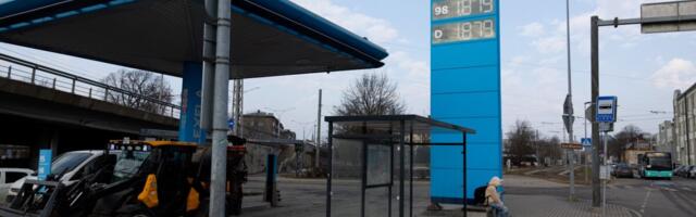 В марте заправки вывели оборот розничной торговли в плюс на 7%