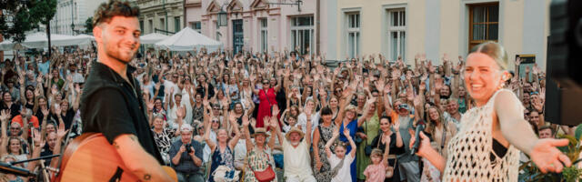 Анетт и Фреди наполнили старый город Тарту летним гулом