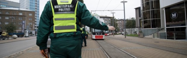 МуПо будет следить за использованием масок в таллиннском общественном транспорте