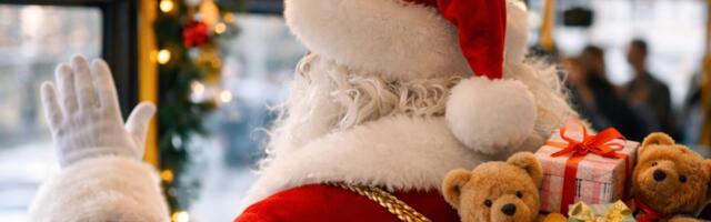 По Таллинну будут курсировать рождественские автобус и трамвай с Дедом Морозом