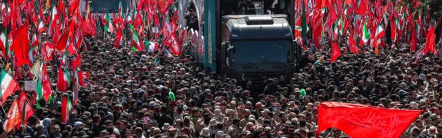 Многодневные похороны аятоллы Хаменеи: в Тегеране прошло траурное шествие 