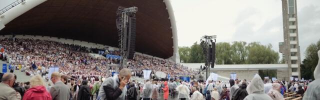 "Летний горизонт": на Певческий праздник в числе прочих приехали туристы из Японии и США