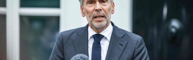Премьер-министр Нидерландов подал в отставку и объявил досрочные выборы