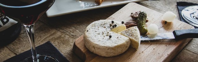 В Prisma появился отдел, где вино и еду продают в идеальных сочетаниях