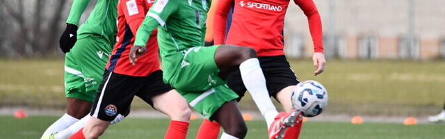 ЧЭ по футболу: "Левадия" дома одолела нарвский "Транс"