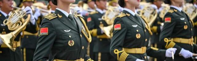 Bloomberg: Си Цзиньпин проводит крупнейшую чистку генералов со времен Мао