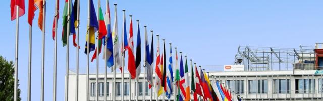 Китай ввел санкции против двух литовских банков