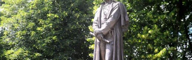 Временный поверенный в делах РФ в Эстонии К.А.Абилов: В России не забывают своих защитников