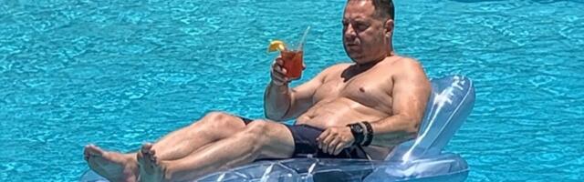 Правдиво ли это фото Ермака на отдыхе в Испании?