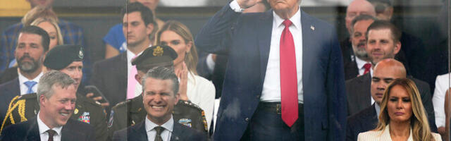 Трамп провел крупный военный парад в Вашингтоне