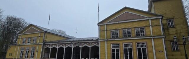 Новые владельцы курзала в Курессааре постепенно восстанавливают исторический облик здания