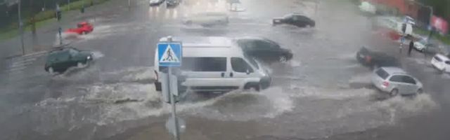 Сильный ливень затопил улицы Таллинна