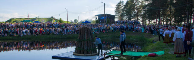 Костёр в Иванову ночь можно разводить с особой осторожностью, но не в лесу