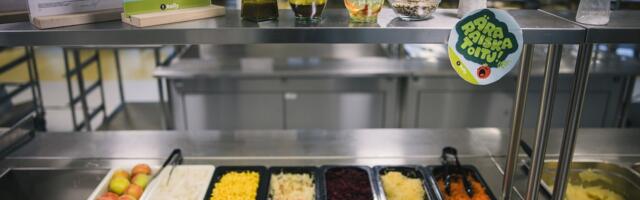 Власти Нарвы отказались повышать плату за школьное питание