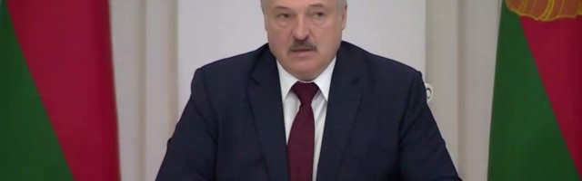 Лукашенко: протестующие перешли "красную линию"