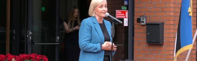 Кристина Каллас обратилась к родителям выпускников гимназии Кохтла-Ярве на русском языке