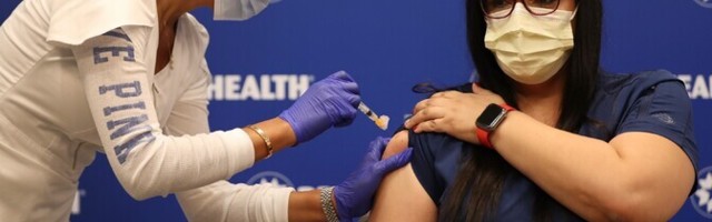 Более 10 млн человек в США получили первую дозу вакцины от COVID-19