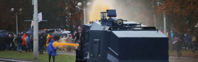 ВИДЕО | В Минске участников ”Марша гордости” разогнали водометами. Задержано несколько десятков человек