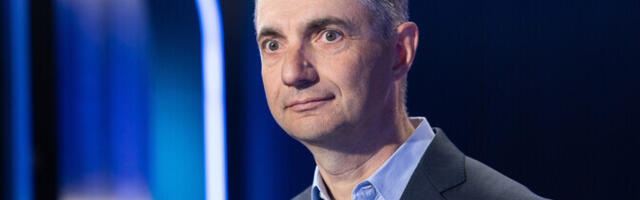 Касса по безработице сокращает треть руководителей