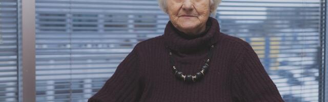 Суд не помог: пожилая женщина осталась без зубного протеза и без денег