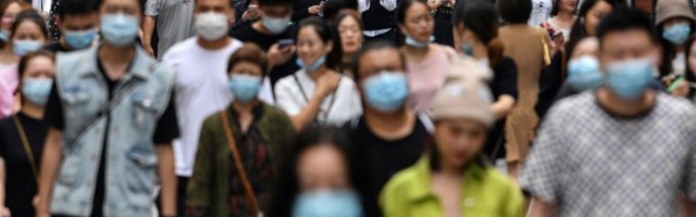 “У нас повсюду толпы”: Пока мир на осадном положении из-за пандемии — в китайском Ухане, где год назад все это началось, вируса давно нет