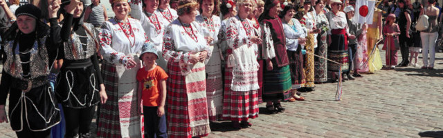 Одно небо и разные права: как отмечают в стране День народов Эстонии