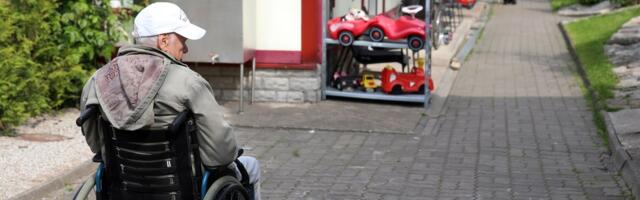 ФОТО | Как живут старики в доме попечения при нарвской церкви и куда отправятся те, кто стал „лишним“ из-за предписаний?