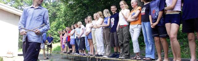 Родители: в эстоноязычные летние лагеря не берут больше двух детей в группу — иначе все сразу же переходят на русский