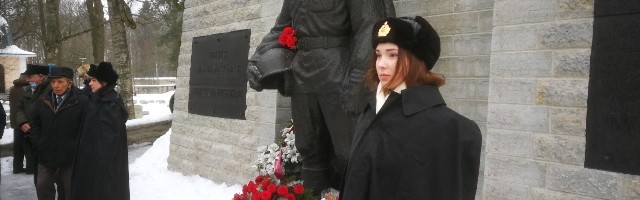 23 февраля: День защитника Отечества на гарнизонном кладбище в Таллине