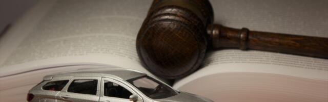 КС РФ разрешил россиянам, проживающим за рубежом, водить машину по иностранным правам