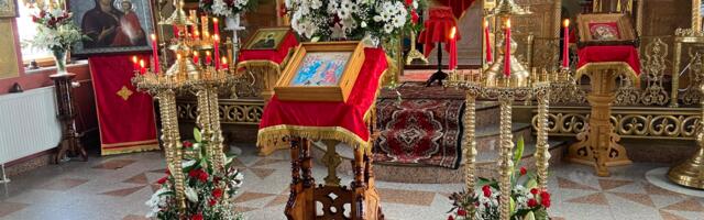 Расписание богослужений в Нарве и Нарва-Йыэсуу в праздник Воскресения Христова (Пасха)