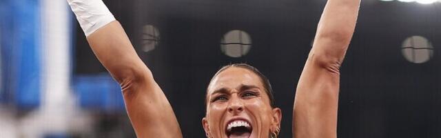 На начавшемся в Токио ЧМ по легкой атлетике спортсмены США завоевали пять золотых медалей