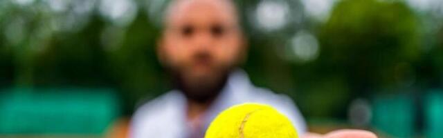 4 лучших упражнения с теннисным мячом для координации: комплекс тренировок