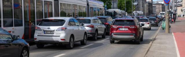 Автобусные полосы в Таллинне хотят защитить дорожными столбиками