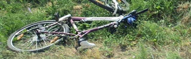 В Тарту под колесами поезда погибла 21-летняя велосипедистка
