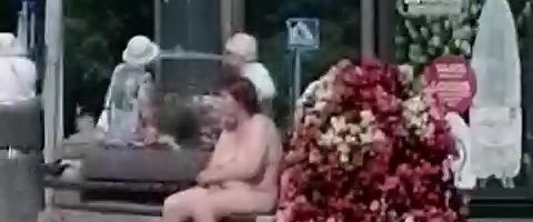 Гулять голым по городу нельзя. Остальное – на усмотрение местной власти