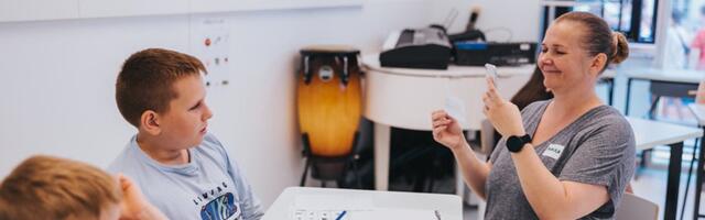 В Нарве начал работу языковой лагерь, где преподают будущие учителя
