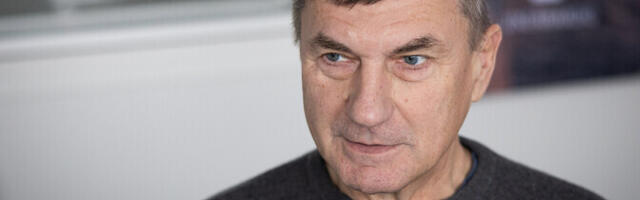 Ансип: Михалу не следовало вмешиваться в действия реформистов в столичной коалиции